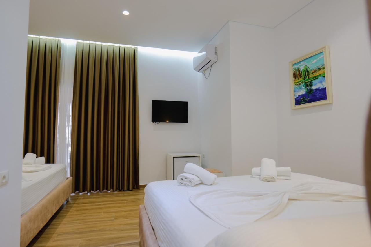 Vila Jon'A Sarande Exterior photo