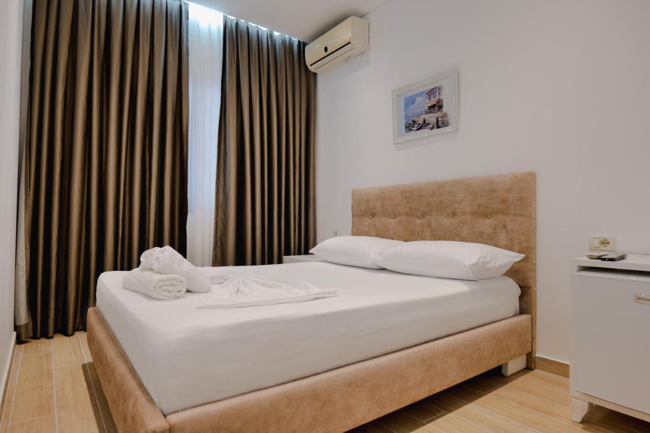 Vila Jon'A Sarande Exterior photo