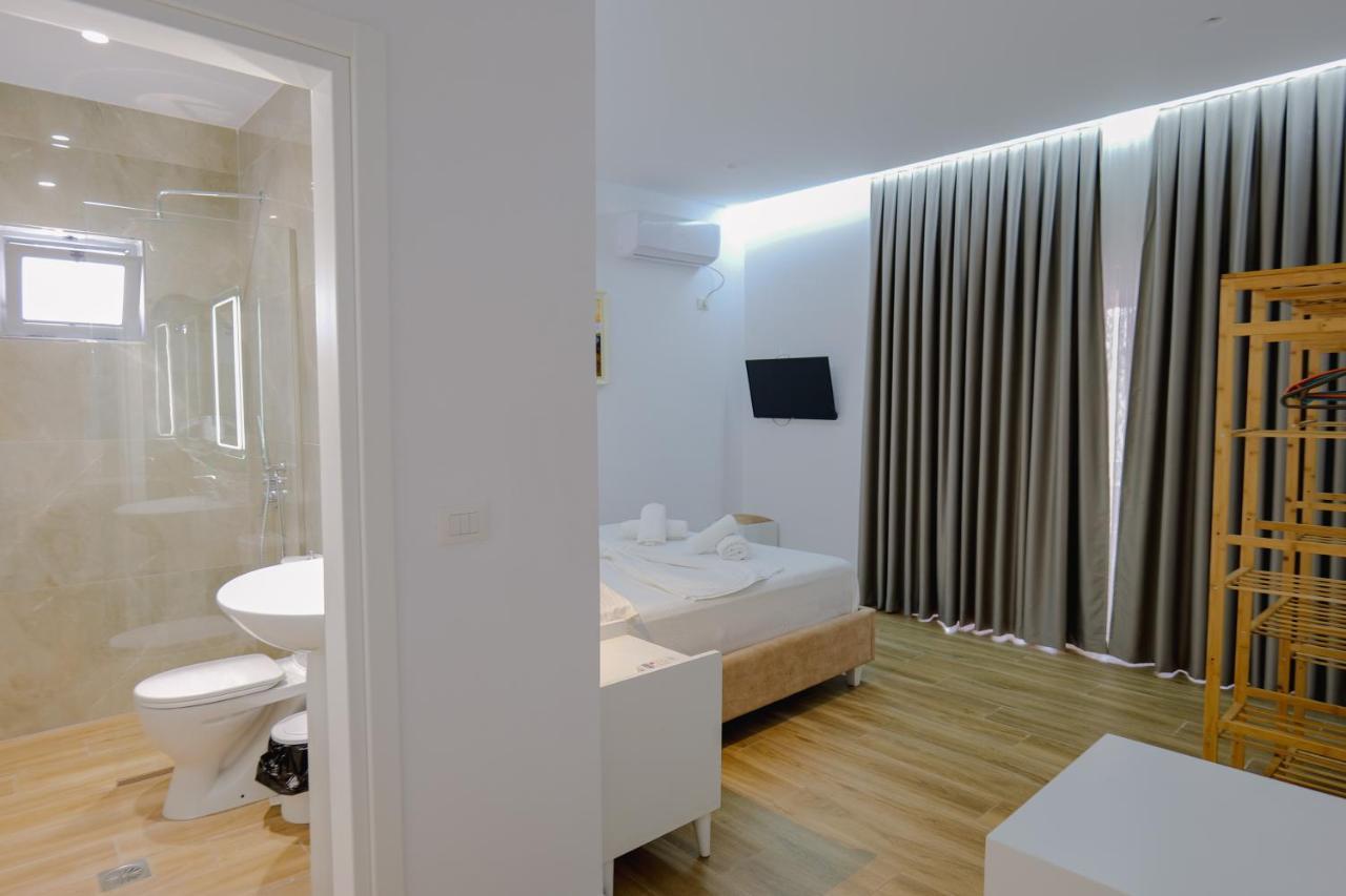 Vila Jon'A Sarande Exterior photo